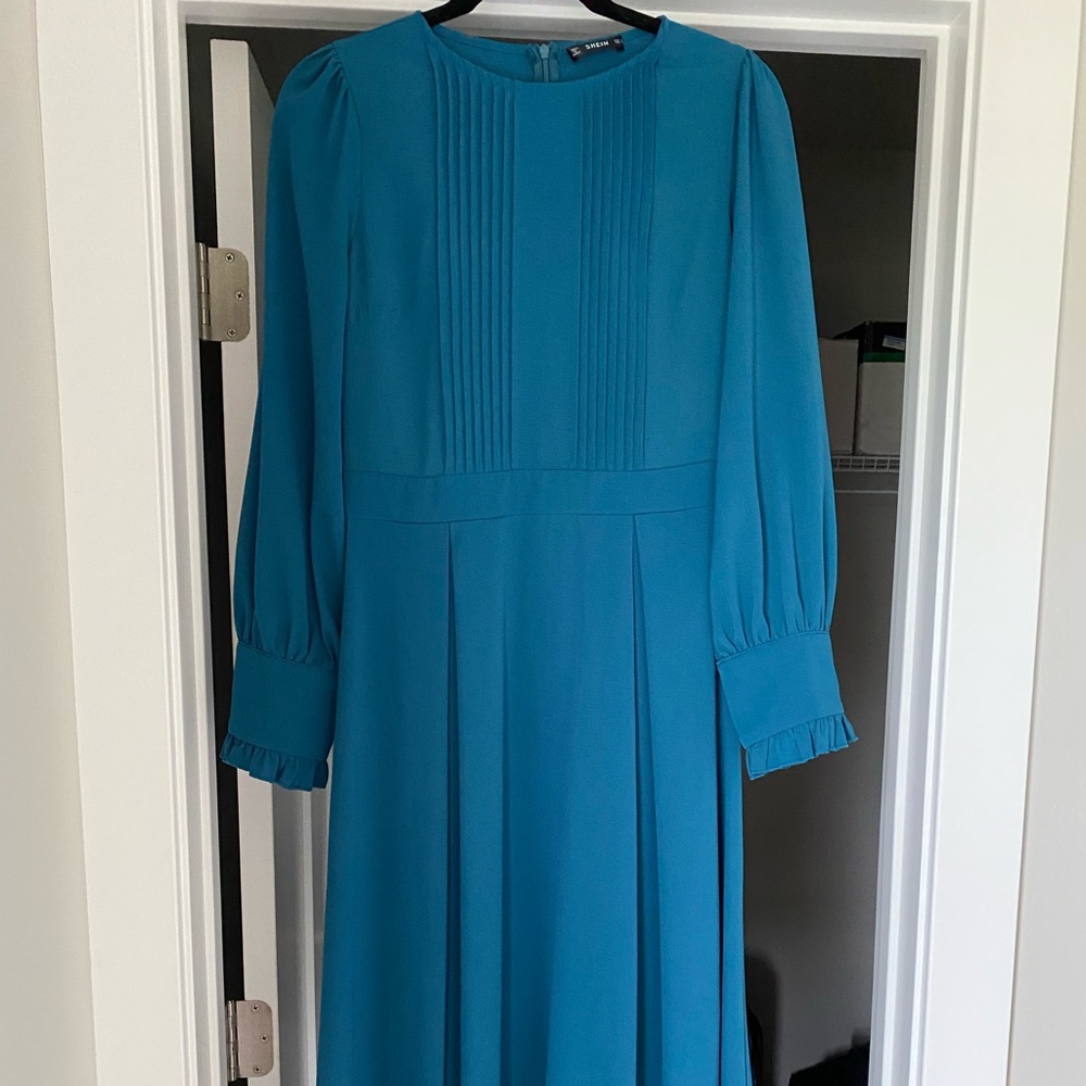 Medium Teal Long Sleeve Maxi Dress